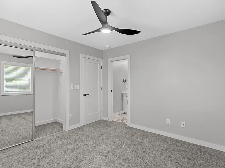 809 Carson Dr — Photo 11