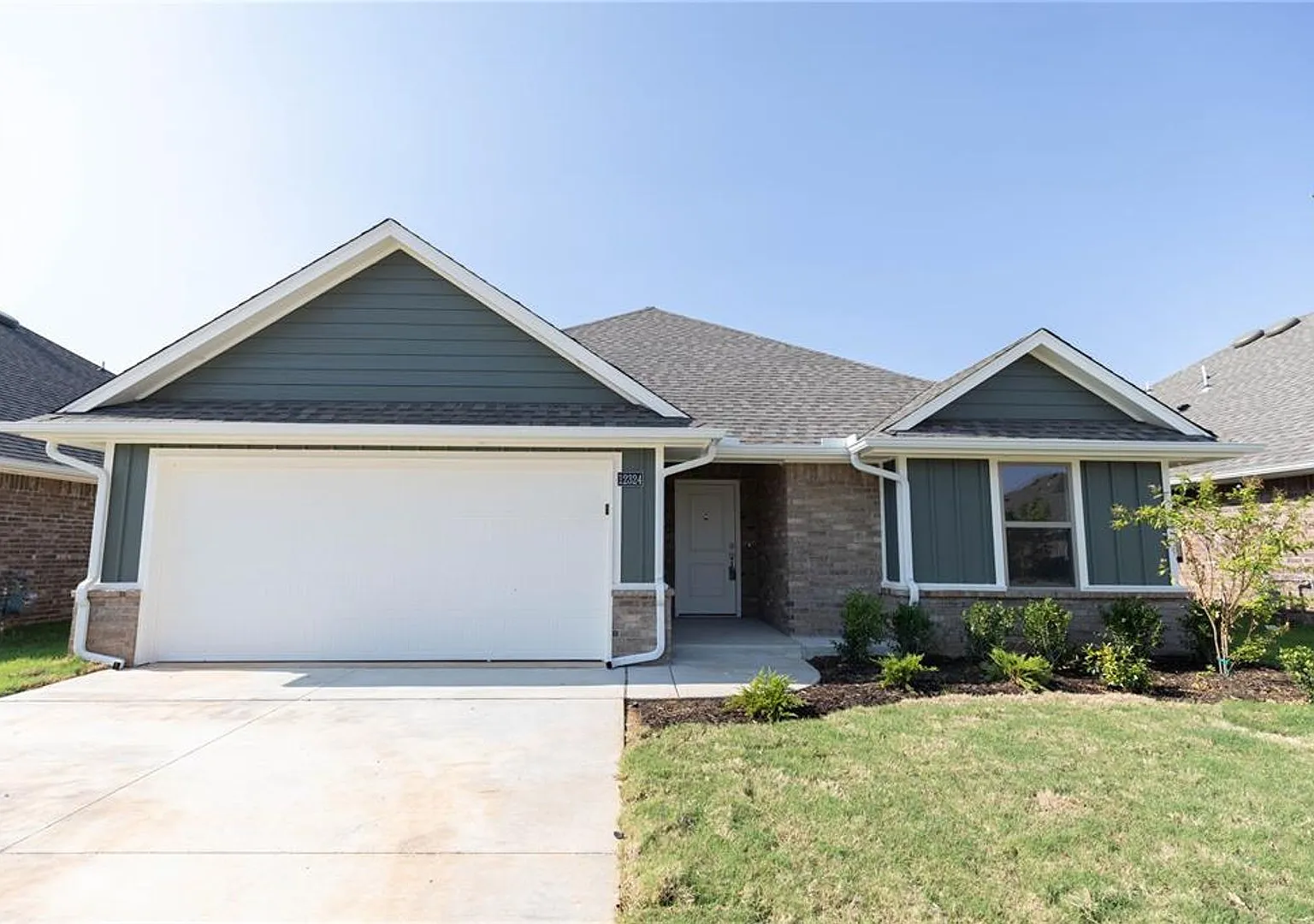 Brand New 3 Bedroom 2 Bath Home in Mustang Schools — Photo 1