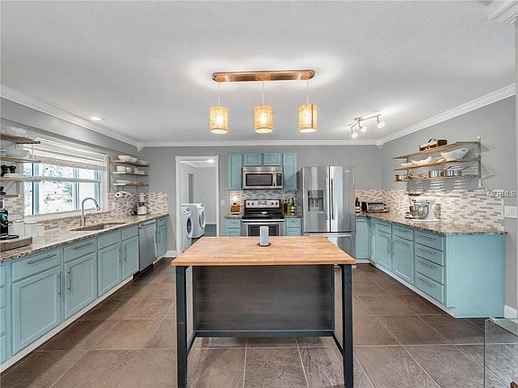 5th image of 200 N Timbercove