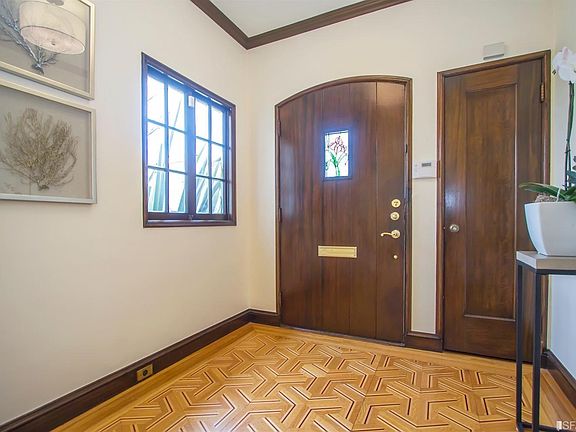 5th image of 332 Santa Ana Ave