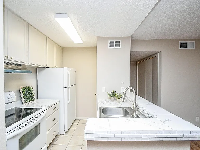 17331 Red Oak Dr #24 — Photo 6