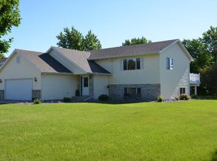 202 Peifer Dr, Litchfield, MN 55355