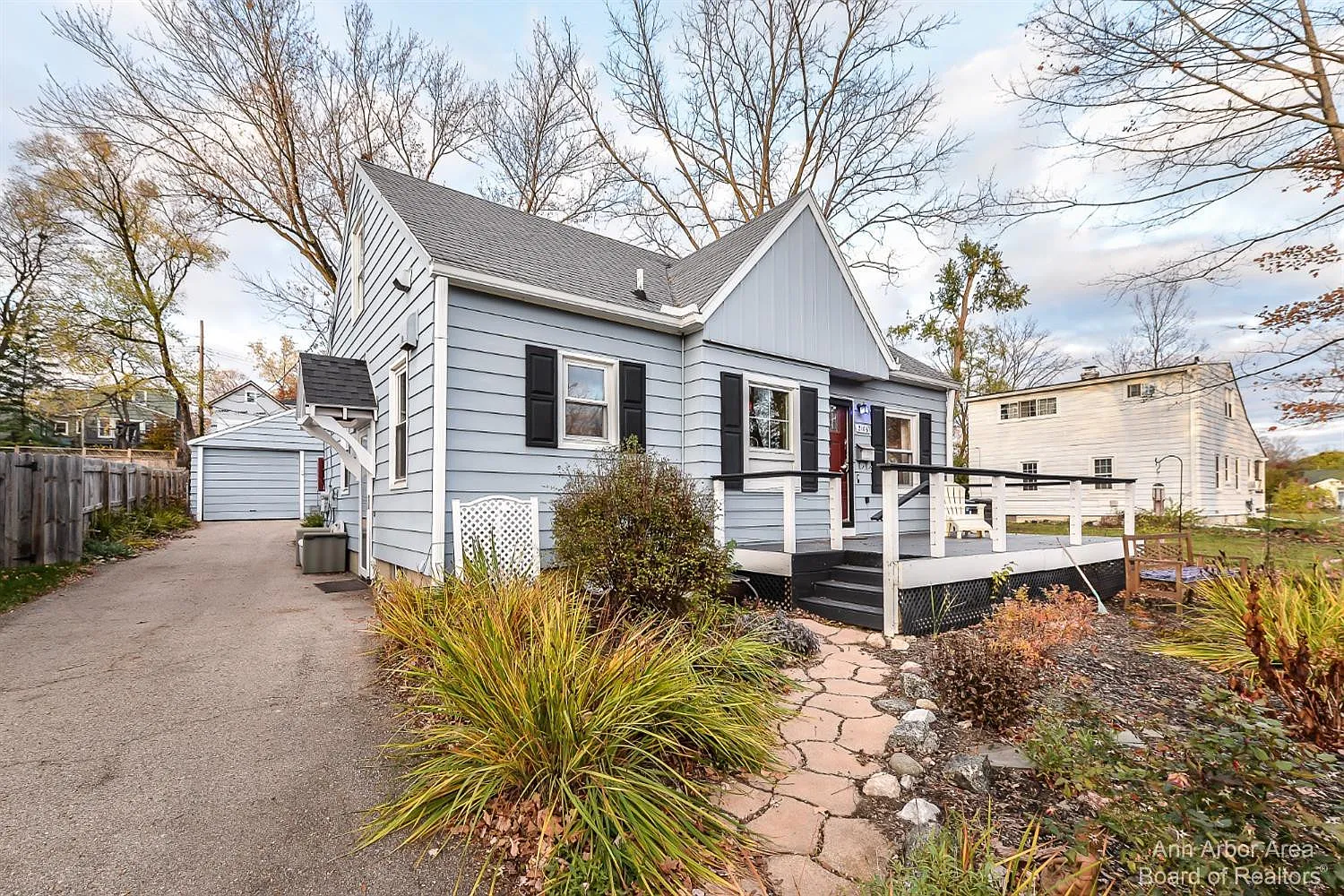 2106 Arlene St photo 1