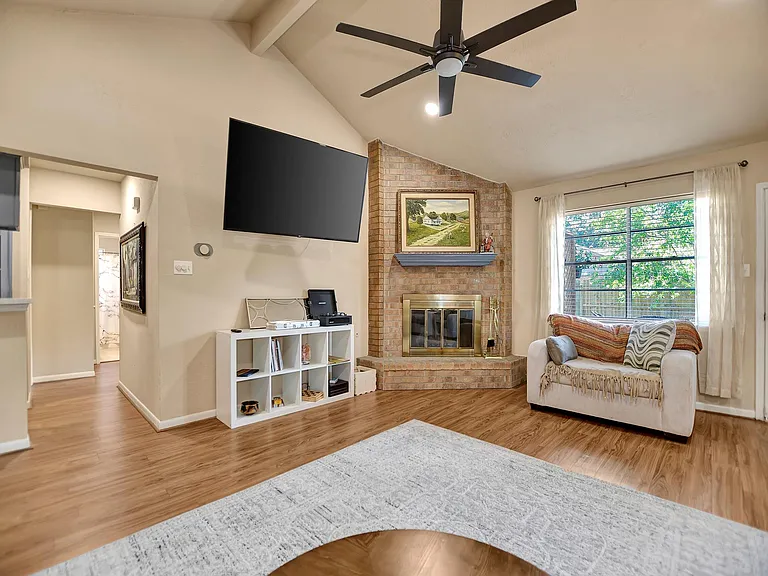 21902 Meadowhill Dr — Photo 10