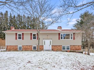 140 Theresa Ter, Lee, MA 01238
