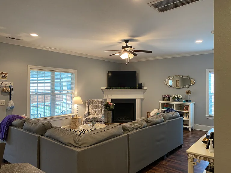 2333 Dovedale Dr #B — Photo 4