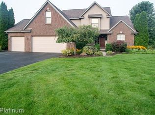 8524 Saddlewood Cir, Brighton, MI