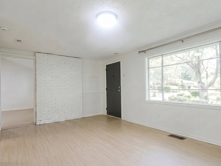 716 Dakota Ave — Photo 5