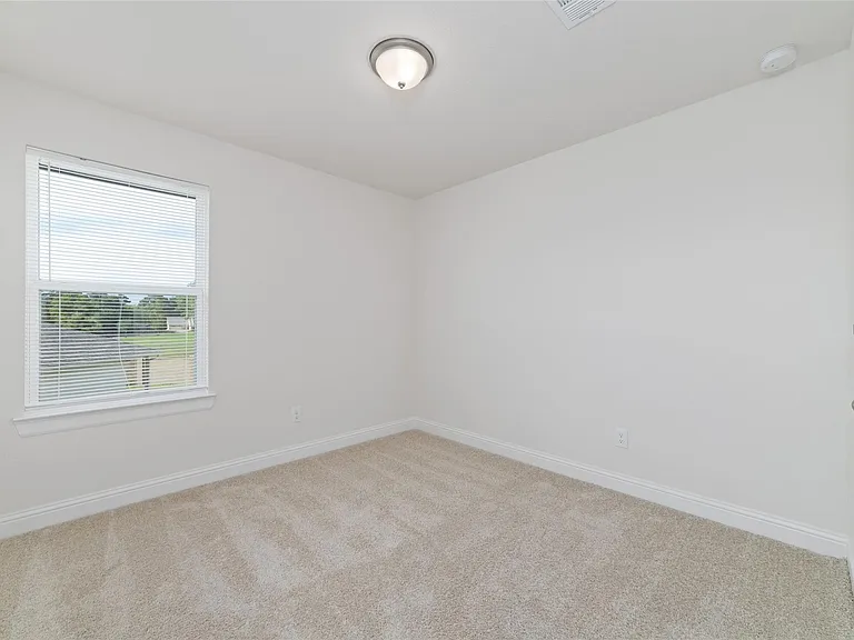 1911 Hickory Grove Ln — Photo 33