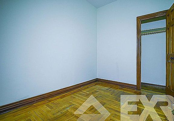 3rd image of 1244 Pacific St #4B