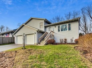 32962 N John Mogg Rd, Grayslake, IL 60030