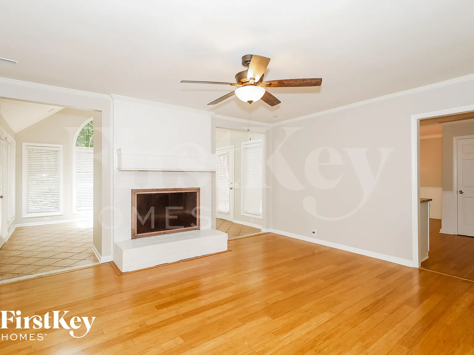 3 bed, 2.0 bath, 1893 sqft, $2,475 — Photo 3