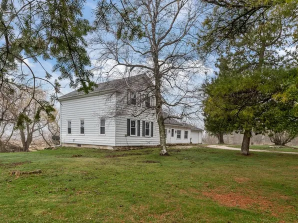 W907 Foundry Rd, New Holstein, WI 53061