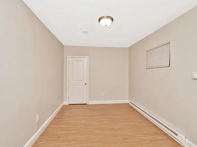 9 Esmond St #6 — Photo 2