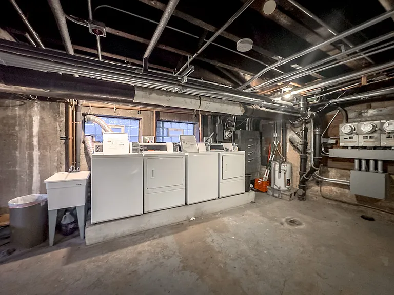 5610 N Western Ave #302 — Photo 20