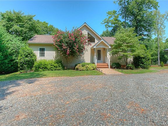 5th image of 379 Cooke Ln
