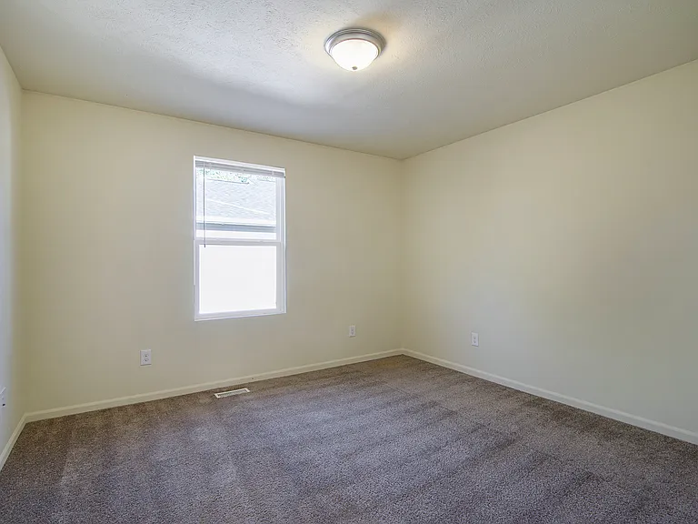 2629 Redwood Ave — Photo 11