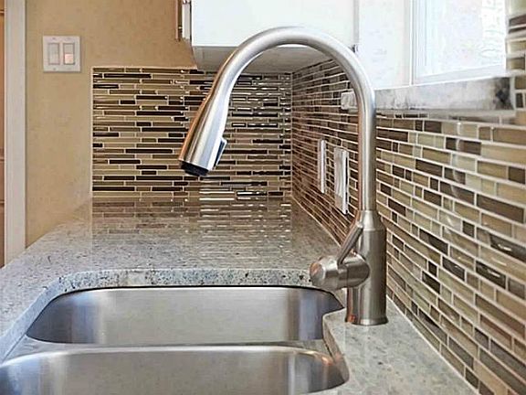 4th image of 10216 Chesterton Dr