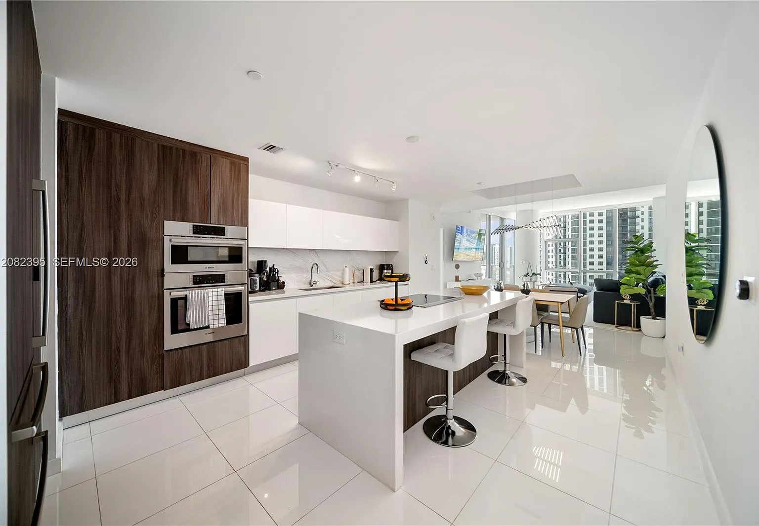 Paramount Miami Worldcent — Photo 2