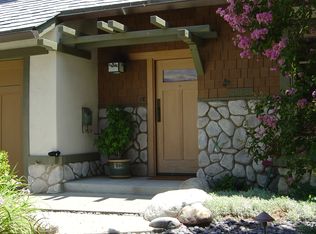 2002 Canyon Close Rd, Pasadena, CA 91107