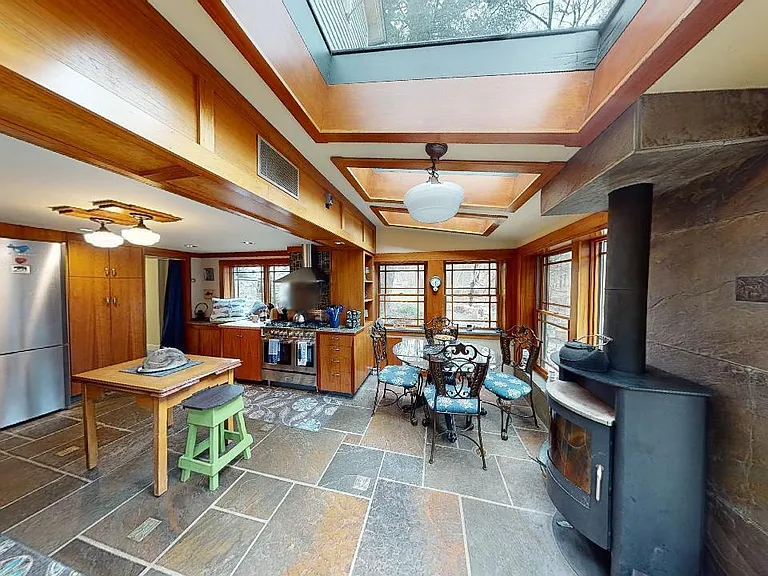 144 Sawkill Ave — Photo 10