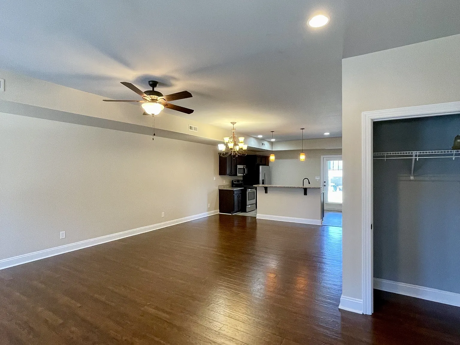 123 Portico Street - 1 — Photo 4