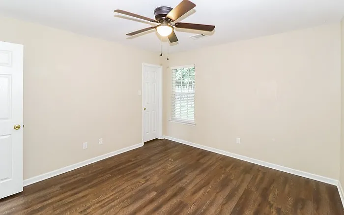 4326 Glenda Ln — Photo 8
