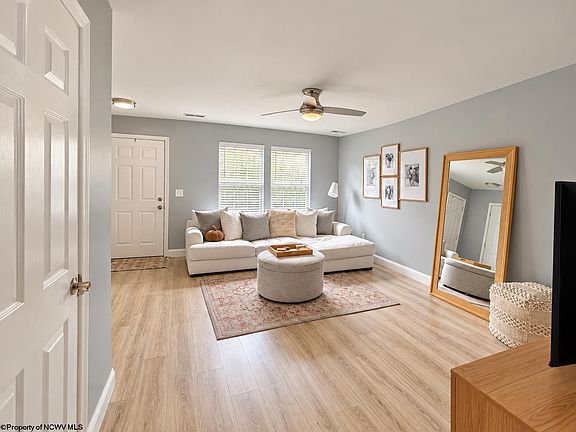 5th image of 115 Park Place Dr