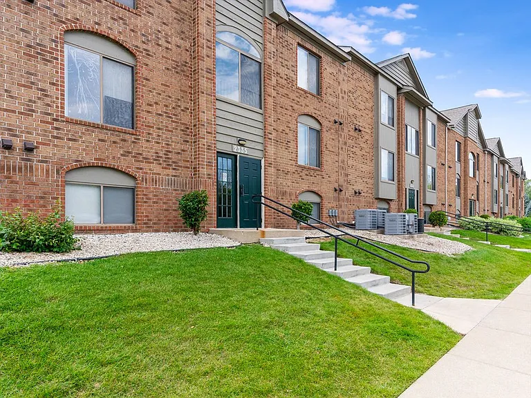 Oak Shores Apartments — Photo 47