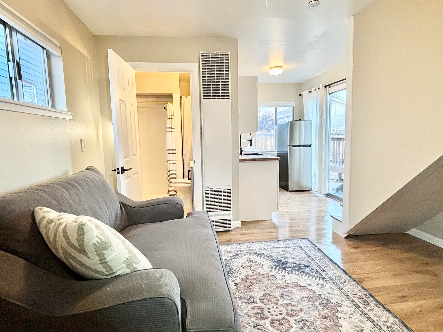 1 bed, 725 sqft, $2,400 — Photo 1