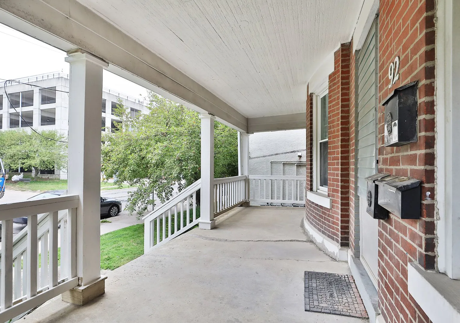 Massive 10 Bedroom Newly Renovated House Perfect for Students, Greek Life, Clubs, and More! — Photo 3