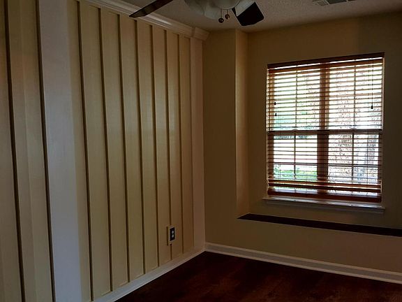 4th image of 8004 Shadow Oak Dr