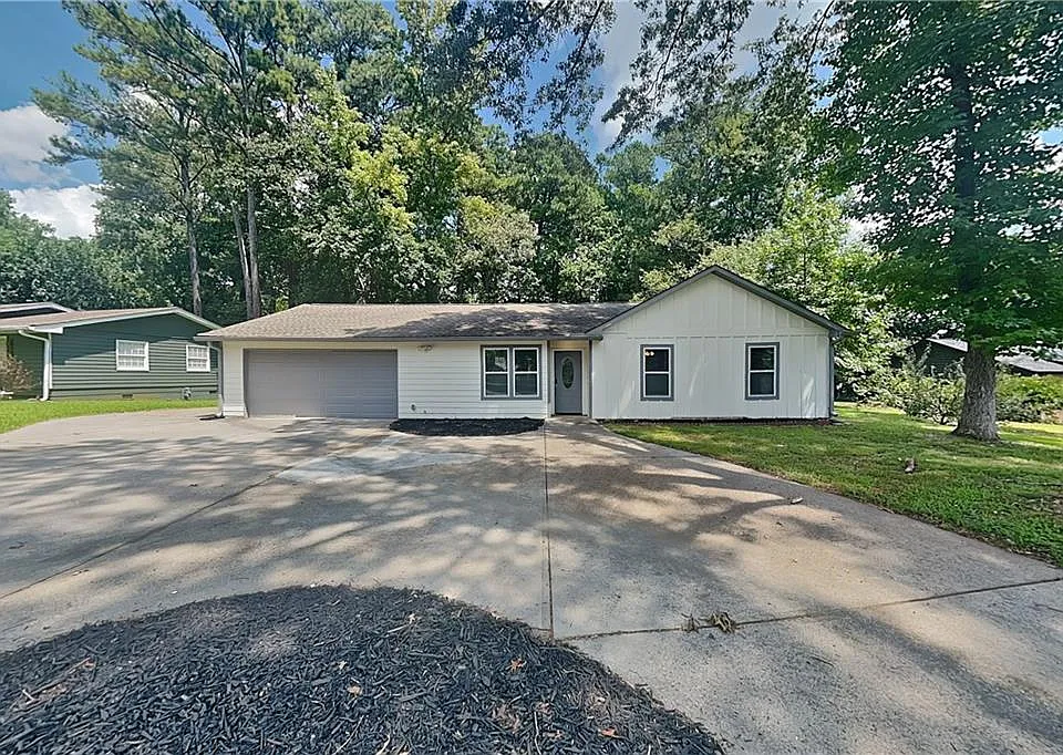 3424 Hogan Dr NW