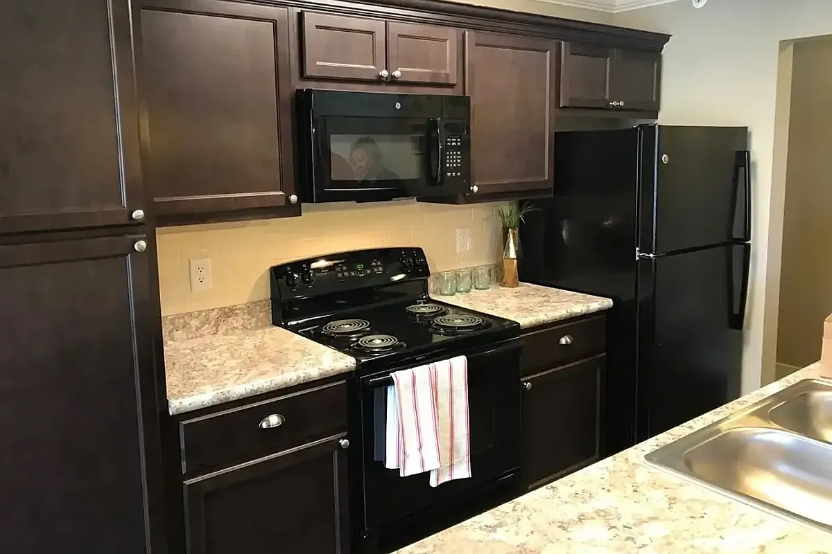State Street Apartments — Photo 4