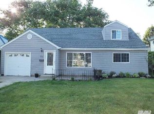 235 Chance Dr, Oceanside, NY 11572