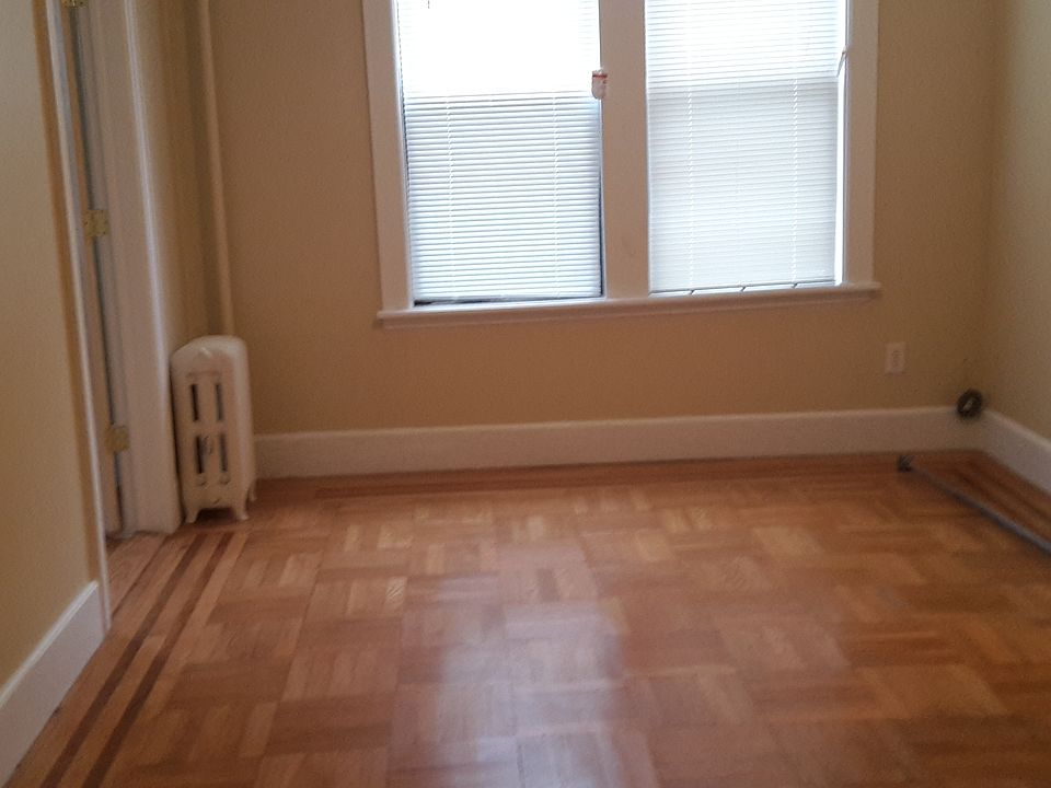 1st image of 2410 29th St APT 2