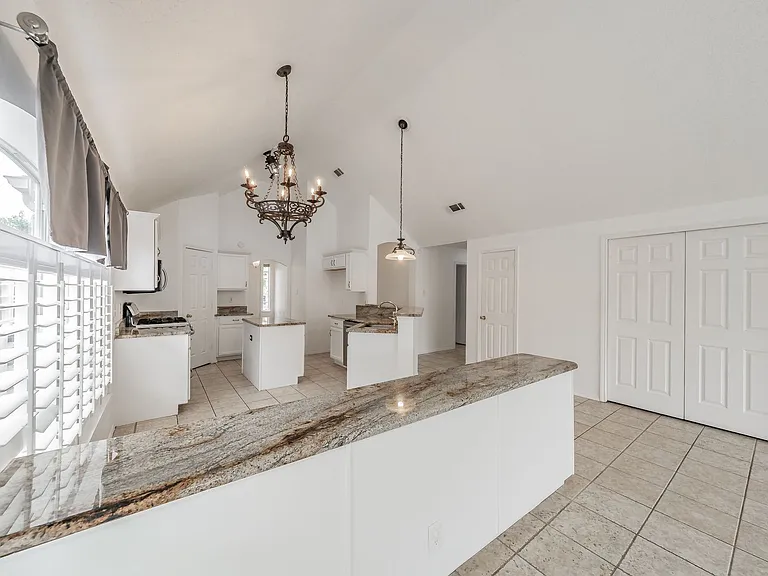 4728 Grant Park Ave — Photo 12