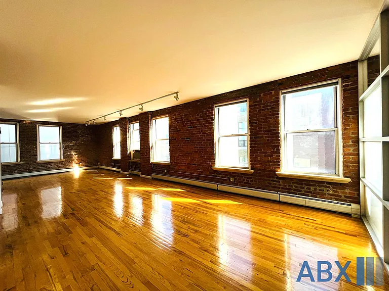 425 Keap St #4B — Photo 1