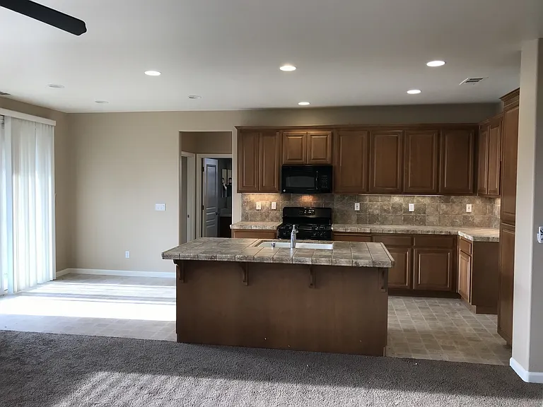 1235 Bluegrass Ct — Photo 10