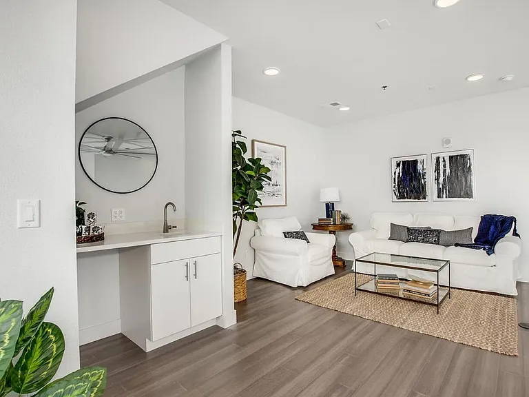 3703 N Marion St — Photo 9