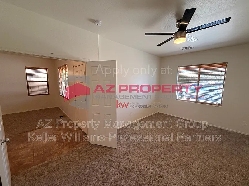 5 bed, 2.5 bath, 3694 sqft, $2,650 — Photo 4