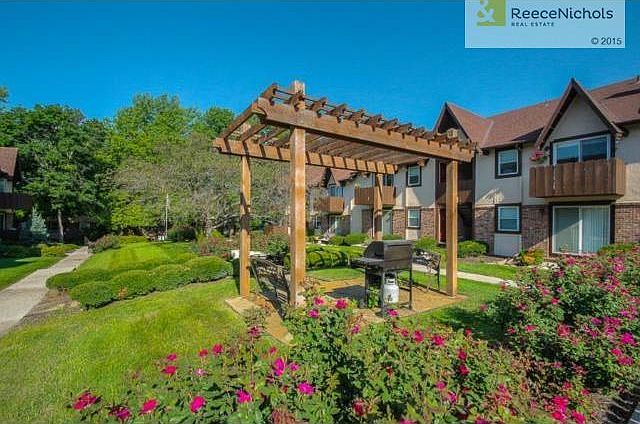 PRETTY LANDSCAPING, PICNIC, & BBQ AREAS!