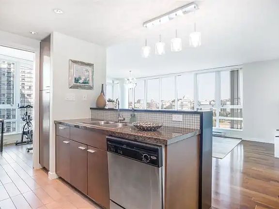 4th image of 980 Cooperage Way #1206