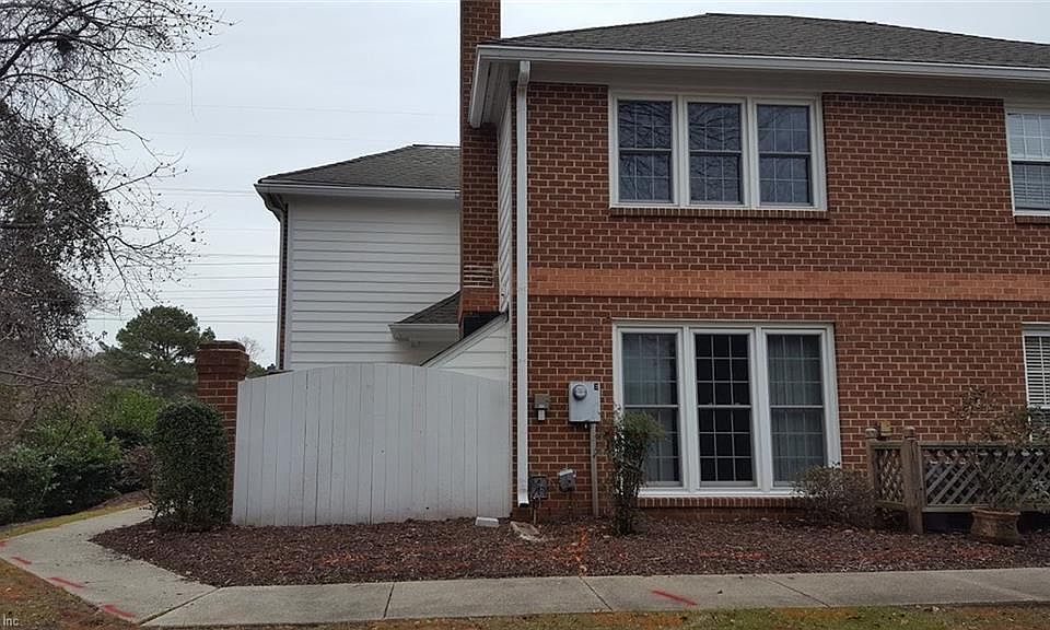 1st image of 303 E Amersham Dr