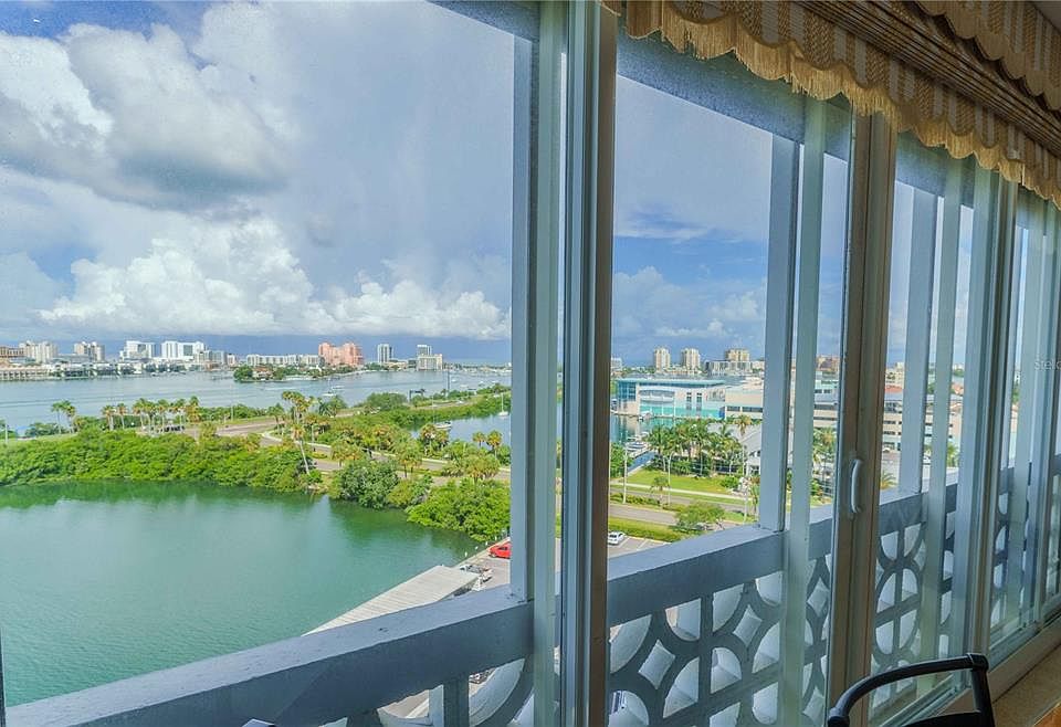 1st image of 31 Island Way APT 907