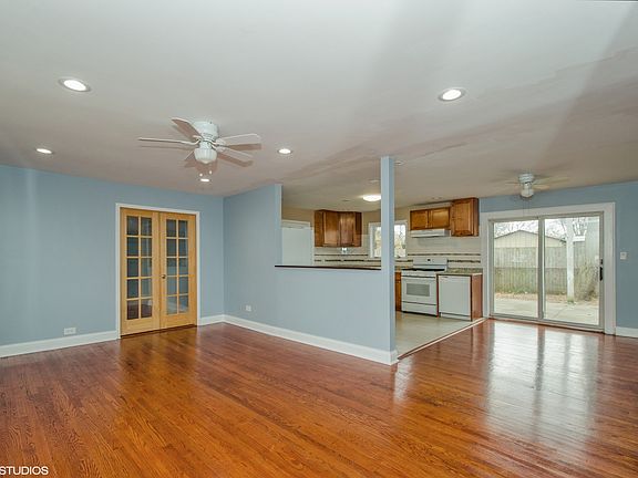 4th image of 9381 Noel Ave