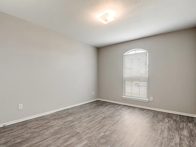 519 Long Prairie Dr — Photo 10