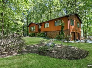 17 Wescott St, Old Tappan, NJ 07675
