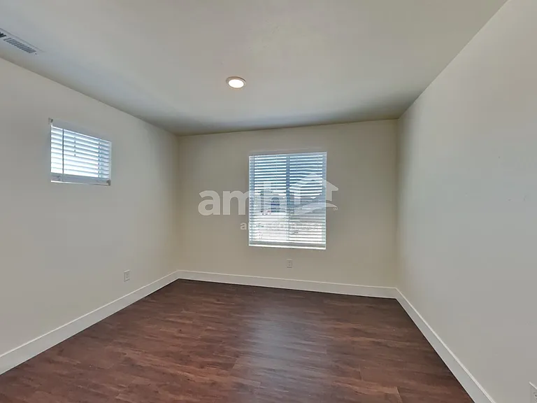 1405 N Alderleaf Ave — Photo 16