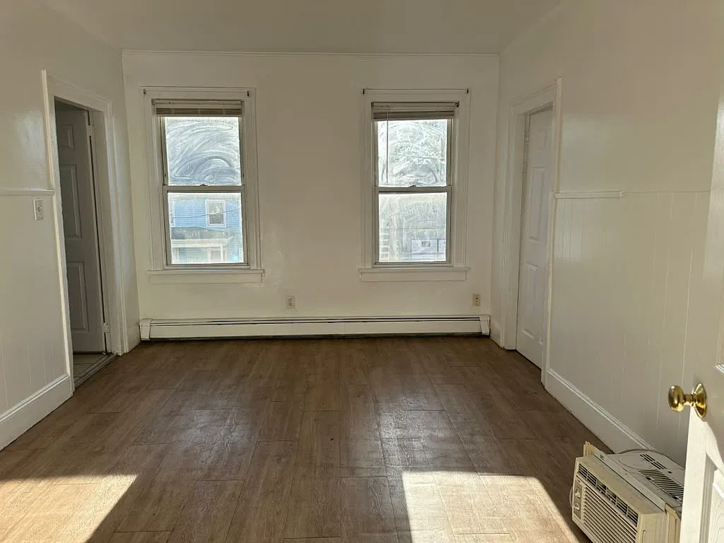 3 bed, 1200 sqft, $1,795 — Photo 3